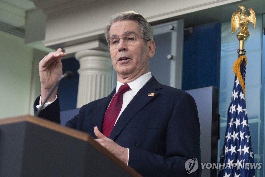 백악관서 브리핑하는 스콧 베선트 미국 재무장관
[AP=연합뉴스. 재판매 및 DB 금지]
