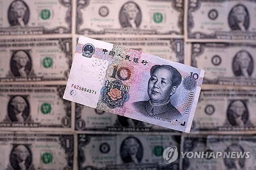 중국 위안화와 미국 달러화 [로이터 연합뉴스 자료사진]