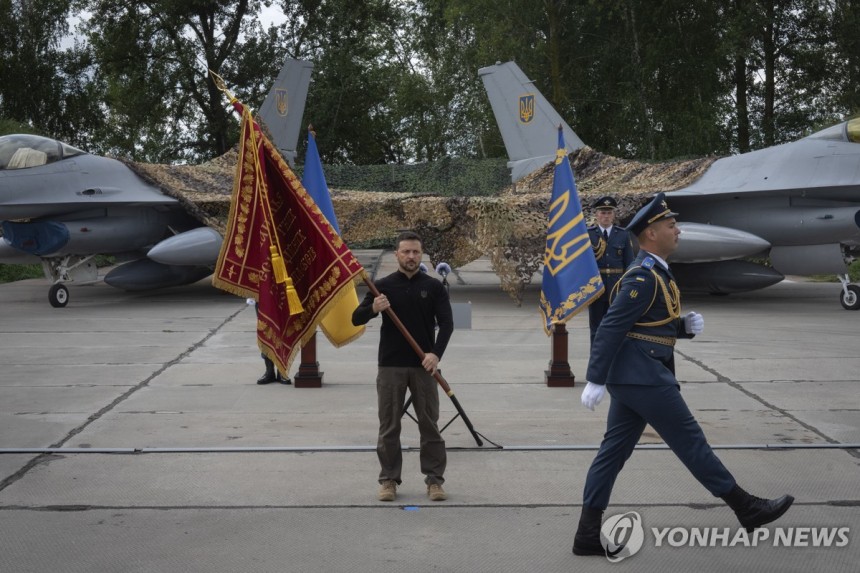 우크라이나 공군의 F-16 전투기 [AP 연합뉴스 자료사진.재판매 및 DB 금지]