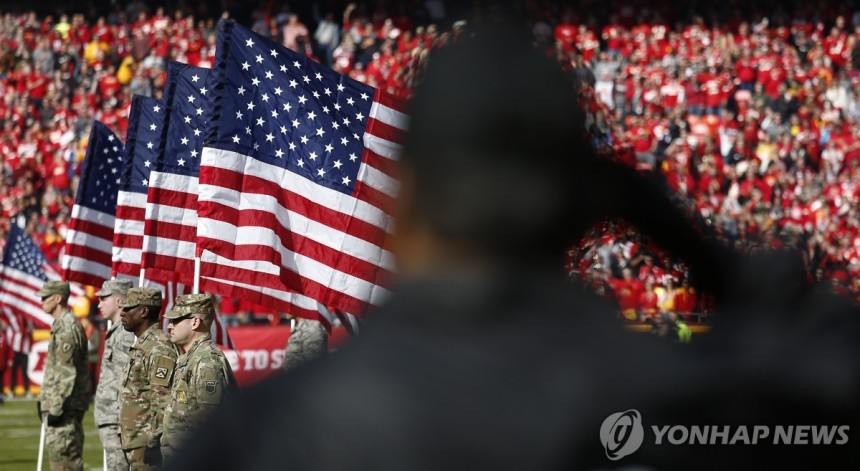 재향군인의 날 미국 프로풋볼(NFL) 경기장의 풍경 [EPA 연합뉴스 자료사진]