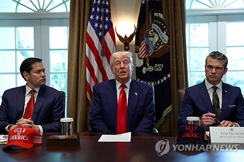 각료회의 하는 트럼프 미국 대통령
[로이터 연합뉴스 자료사진. 재판매 및 DB 금지]
