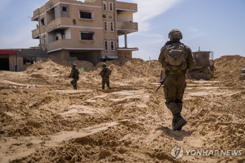 가자지구에 투입된 이스라엘군 [로이터 연합뉴스 자료사진.재판매 및 DB 금지]