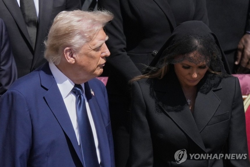 도널드 트럼프 미국 대통령과 멜라니아 여사 [AP 연합뉴스 자료사진.재판매 및 DB 금지]