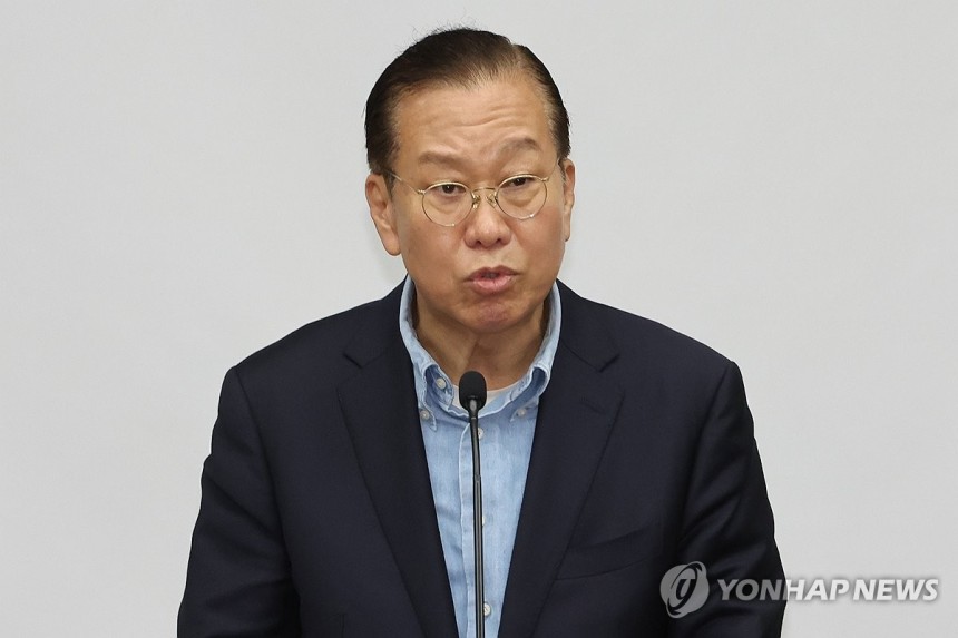 후보 단일화 촉구하는 권영세 비대위원장
(서울=연합뉴스) 김주성 기자 = 국민의힘 권영세 비상대책위원장이 6일 서울 여의도 국회에서 열린 의원총회에서 후보 단일화를 촉구하고 있다. 2025.5.6 utzza@yna.