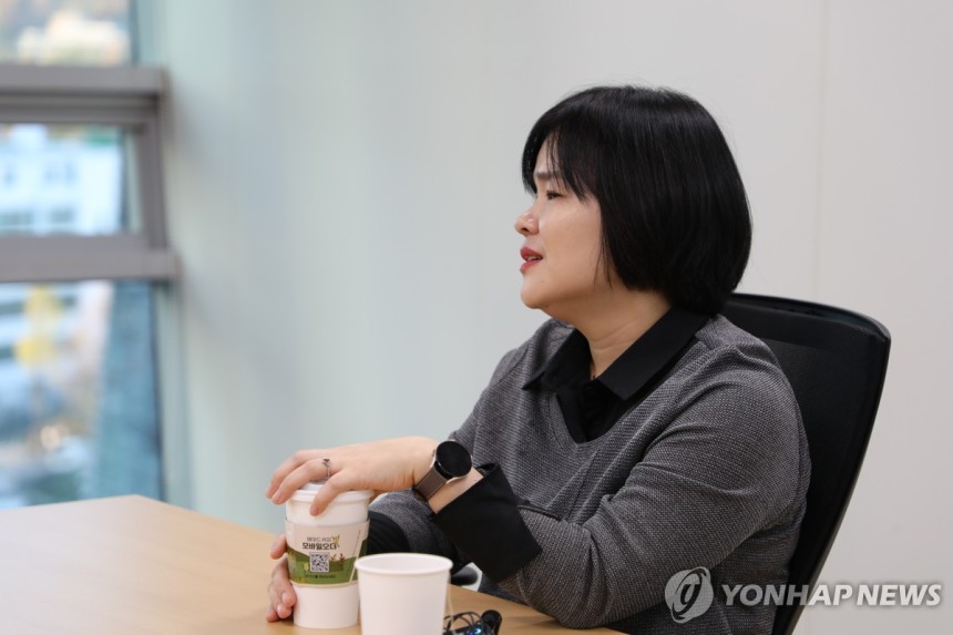 연합뉴스와 인터뷰 중인 김미영 1형 당뇨 환우회 대표 [촬영 윤성우]