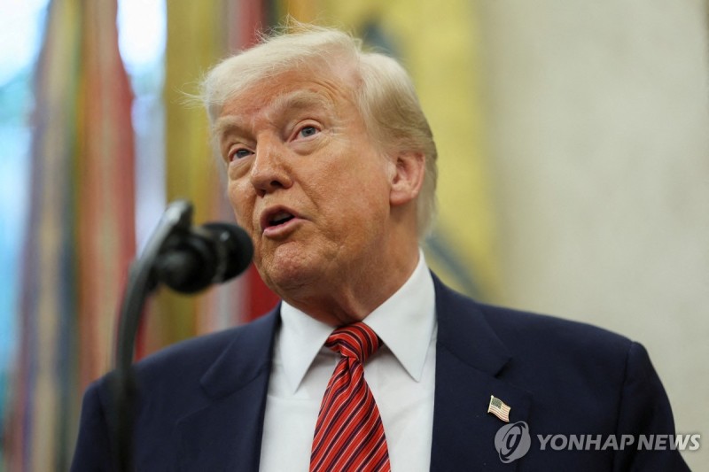 <b>트럼프</b>, 영국과 무역합의 발표…글로벌 상호관세 이후 첫 사례(종합)