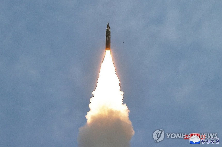 합참 "북, 동해로 미상 탄도미사일 발사"
[연합뉴스 자료사진. 국내에서만 사용가능. 재배포 금지. For Use Only in the Republic of Korea. No Redistribution] 