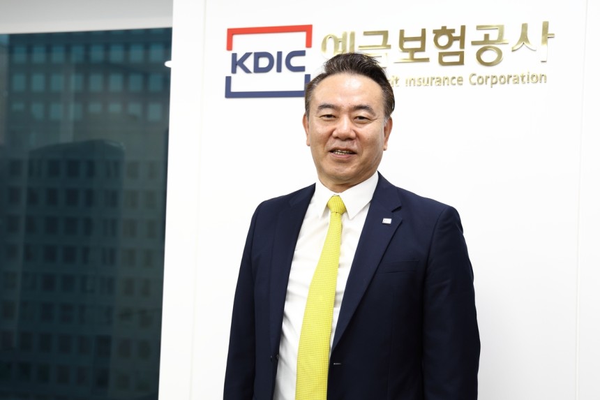 17년째 해외입양인연대서 해외입양인 지원 활동을 해온 유재훈 예보 사장 (서울=연합뉴스) 성도현 기자 = 오는 10일 보건복지부와 아동권리보장원이 개최하는 '제20회 입양의 날' 기념식에서 해외입양인 지원 공로 등을