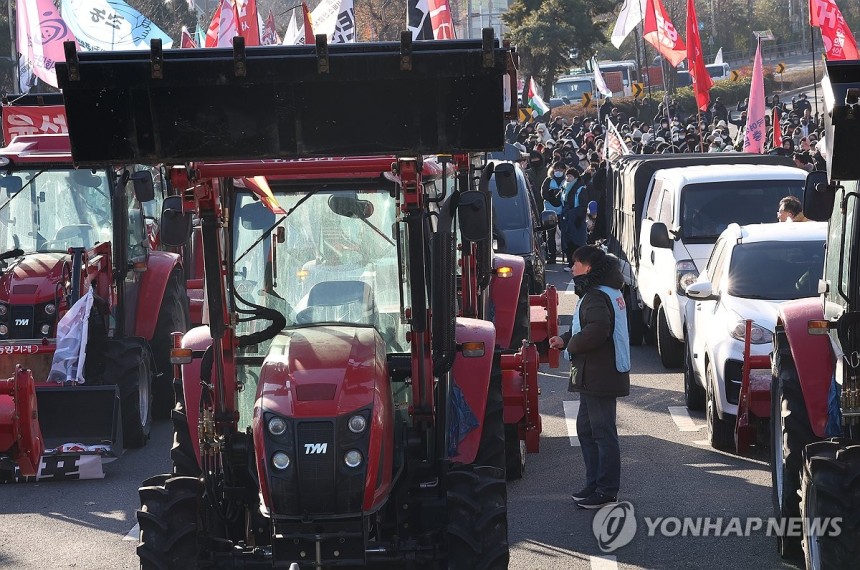 전농,트랙터 상경 시위 [연합뉴스 자료사진]