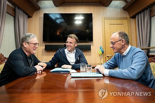 9일(현지시간) 우크라이나 향하는 영·프·독 정상들 [로이터=연합뉴스] 