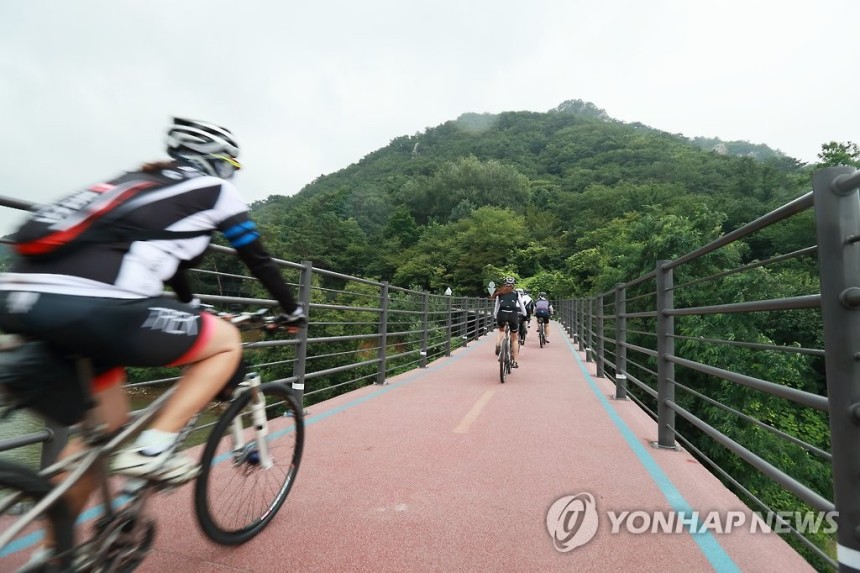 춘천 자전거 산책길 [연합뉴스 자료사진]