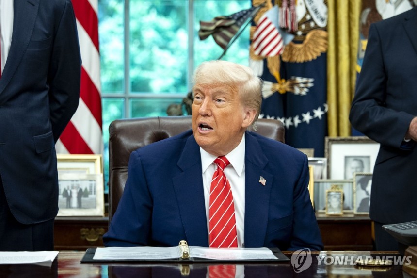 영국과 무역 합의 발표하는 트럼프 미국 대통령 [EPA 연합뉴스 자료사진.재판매 및 DB 금지]