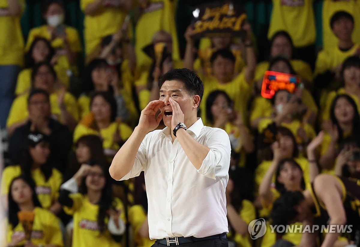 벼랑 끝 SK 전희철 "새 역사 쓴다"·LG <b>조상현</b> "평소와 똑같이"