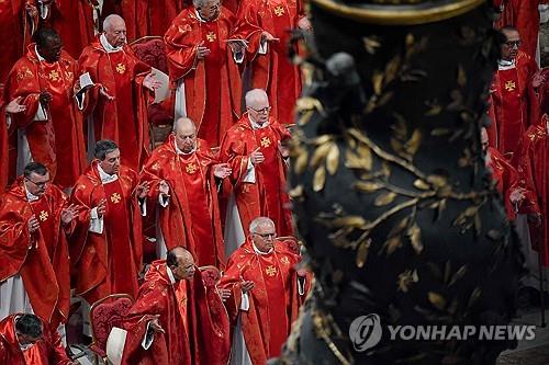 시스티나 성당에 모인 추기경들 [바티칸 미디어 제공.AFP=연합뉴스.재판매 및 DB 금지]