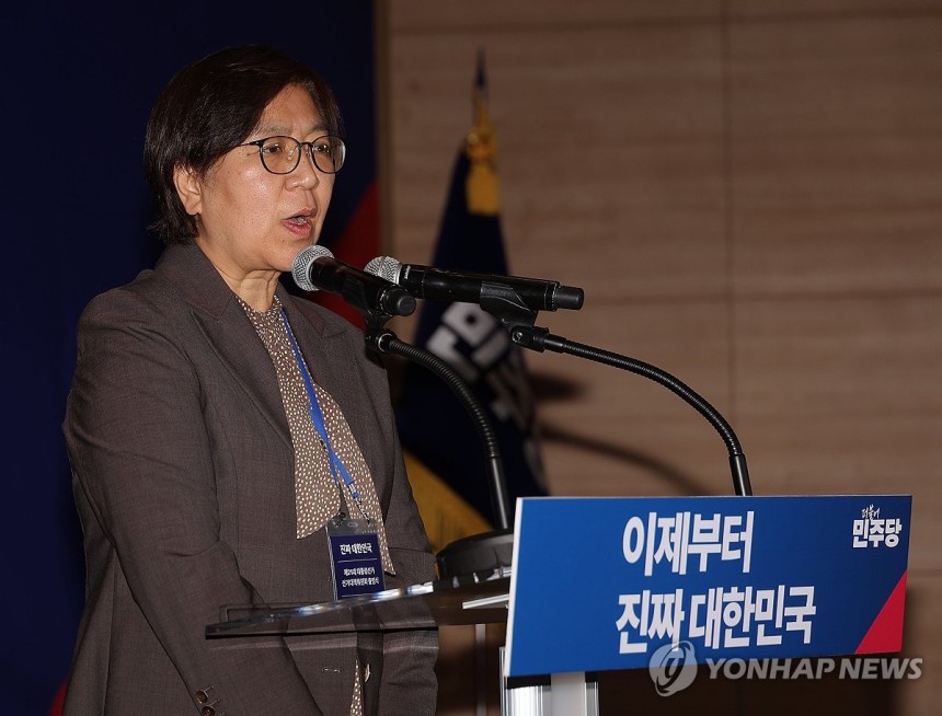 이재명 대선 후보 선대위 합류한 정은경 전 질병관리청장
(서울=연합뉴스) 류영석 기자 = 더불어민주당 이재명 대선 후보 선거대책위원회 상임 선대위원장을 맡은 정은경 전 질병관리청장이 30일 서울 여의도 국회 의원회관