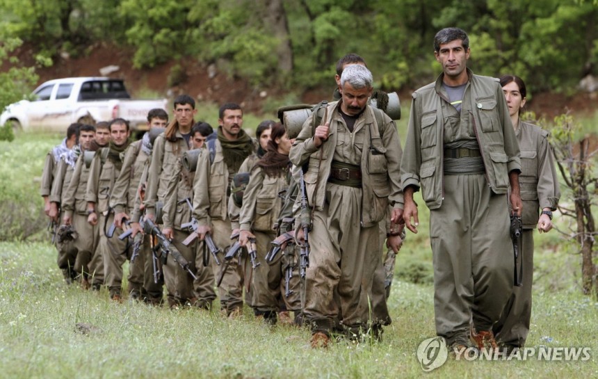 이라크의 PKK 무장대원들
[AP 연합뉴스 자료사진. 재판매 및 DB 금지]