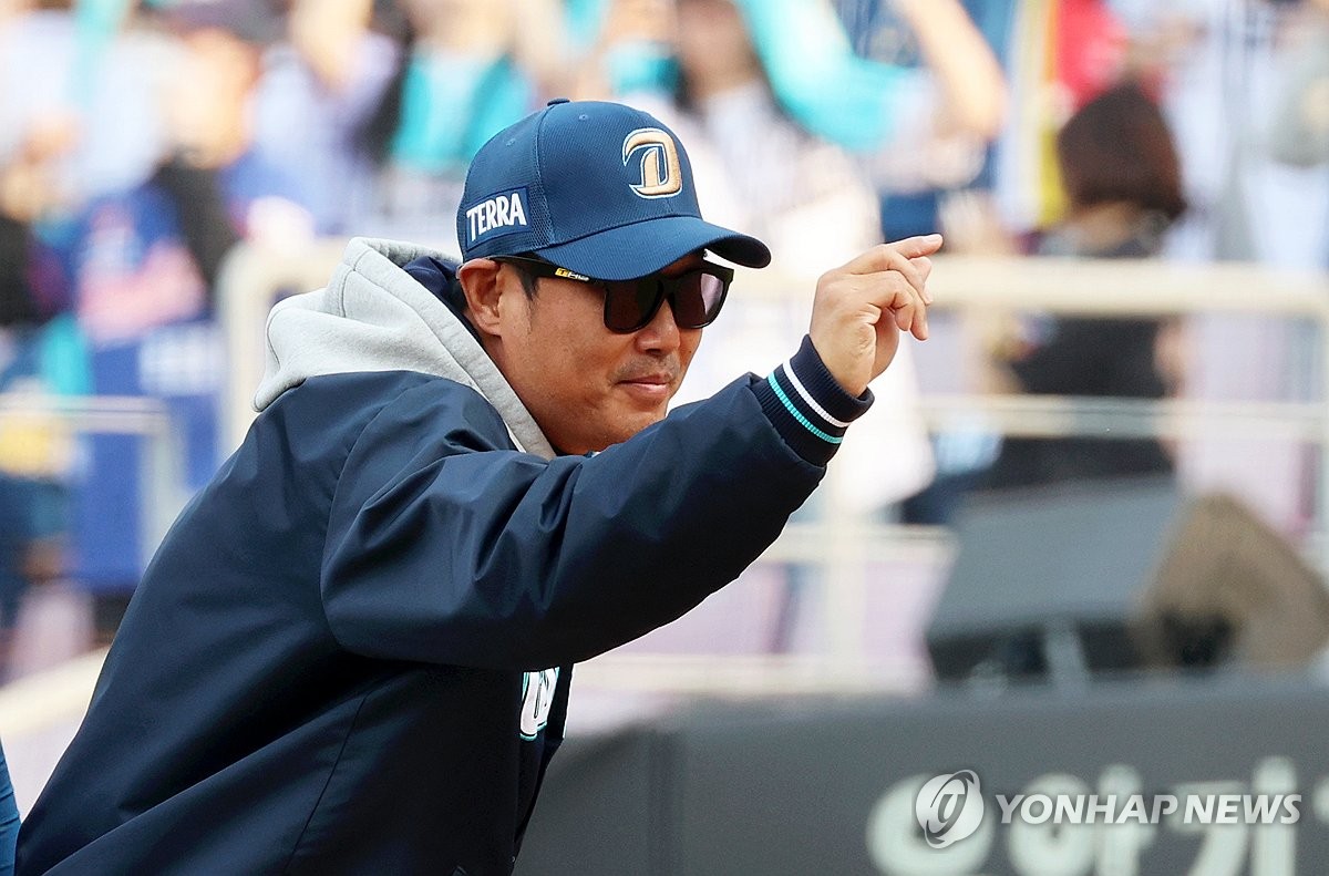 NC <b>이호준 감독</b> "<b>최정 500홈런</b> '좀 저기 할 때' 치면 좋은데…"