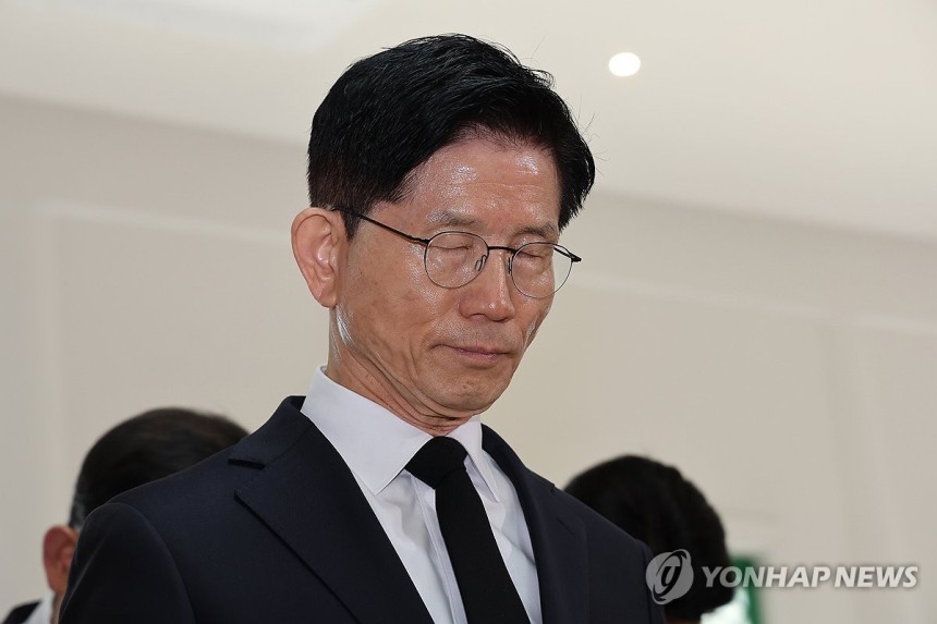 대구 신암선열공원 참배하는 김문수 후보
(대구=연합뉴스) 박동주 기자 = 국민의힘 김문수 대선 후보가 13일 대구 신암선열공원을 방문해 참배하고 있다. 2025.5.13 pdj6635@yna.co.kr
