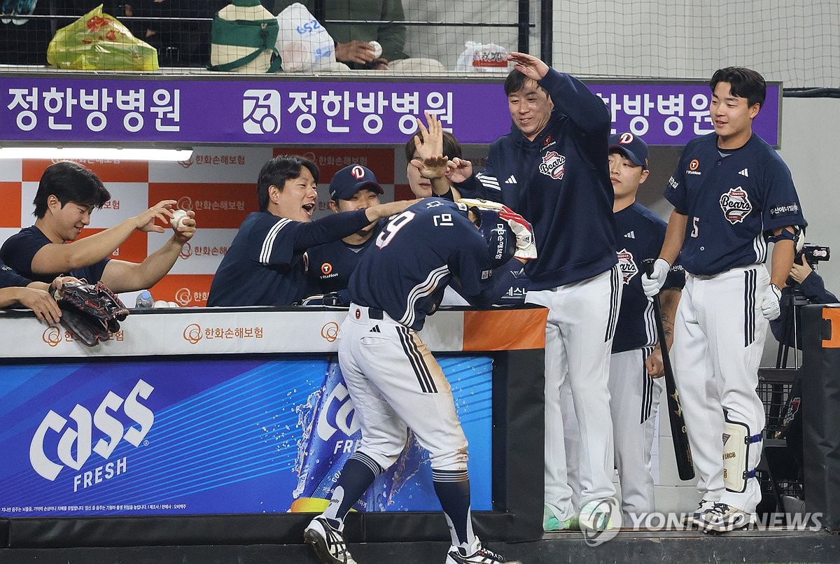 <b>한화</b> 연승에 제동 거는 <b>두산</b>