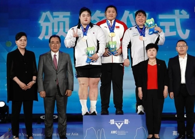 <b>박혜정</b>, <b>아시아</b><b>역도</b><b>선수권</b>서 리옌에 이어 2위…손영희는 3위