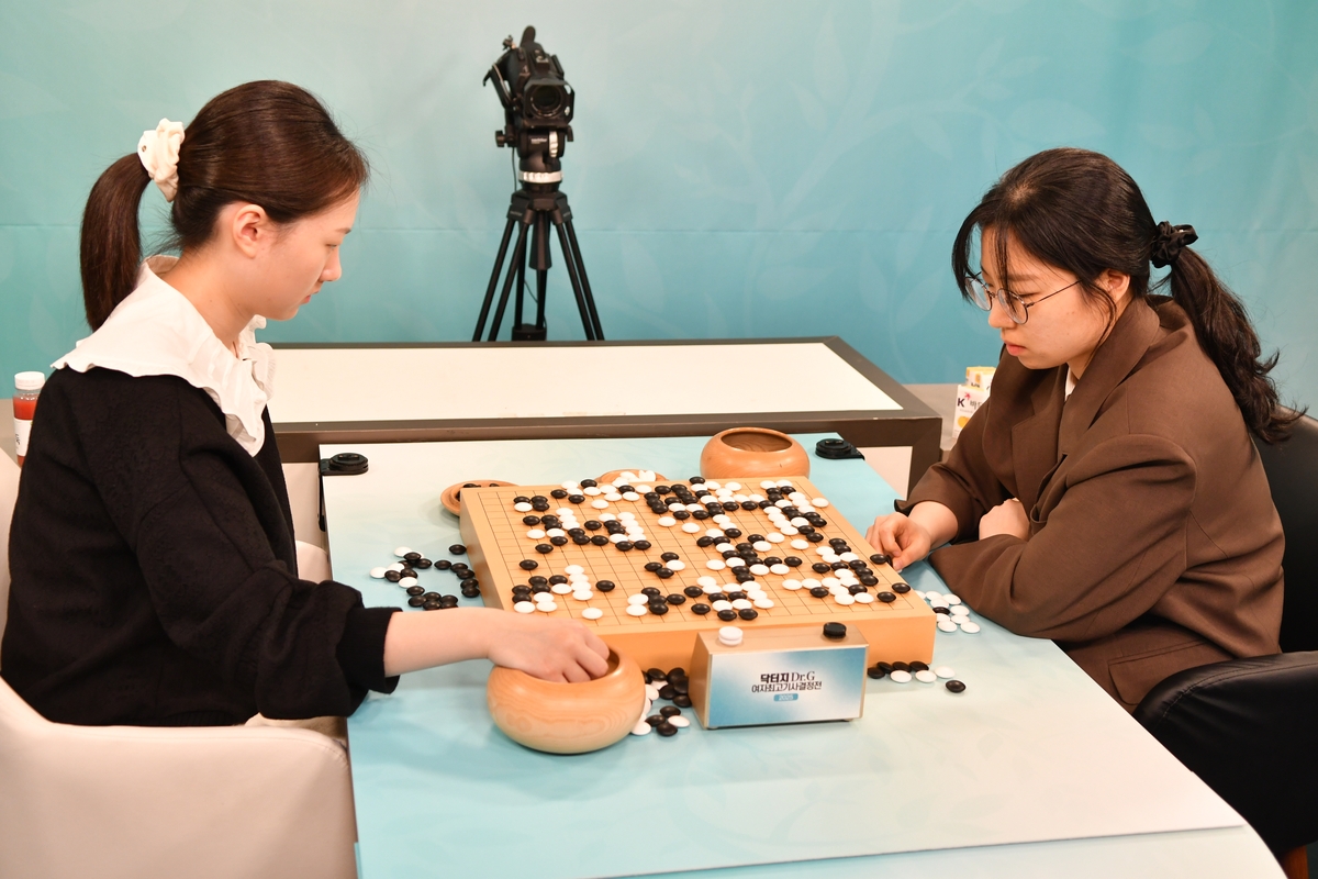 <b>최정</b>, 김은지에 또 1패 뒤 2연승…<b>닥터지</b> 여자바둑 <b>5연패</b> 달성