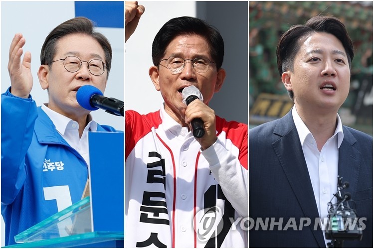이재명, 김문수, 이준석 후보
(창원·진주·부산=연합뉴스) 14일 창원에서 지지 호소하는 이재명 후보(왼쪽부터), 진주광미사거리에서 유세하는 김문수 후보, 부산 범어사 안양암 방문 뒤 취재진 질문에 답하는 이준석 후