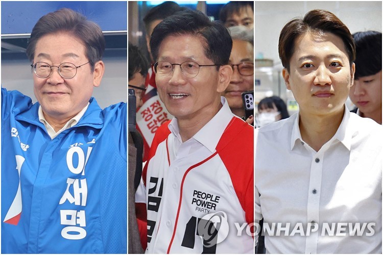 이재명, 김문수, 이준석 후보
(광양·서울=연합뉴스) 15일 광양 유세에서 지지자들에게 인사하는 이재명 후보(왼쪽부터), 신도림역에서 시민과 기념촬영하는 김문수 후보, 서울교육대학교 찾은 이준석 후보