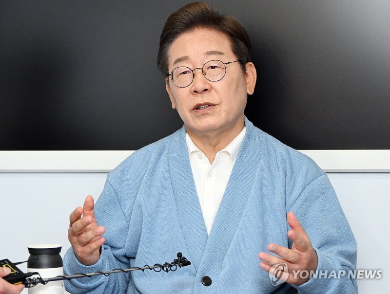 <b>이재명</b> "<b>김상욱</b> 지지 감사하게 생각…<b>입당</b>해서 함께하면 좋겠다"