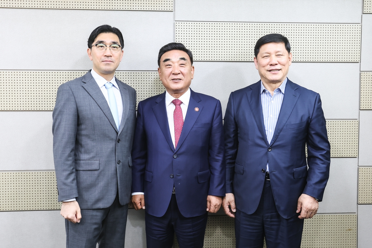 <b>김두겸</b> <b>울산</b>시장 "<b>울산</b>에 와준 <b>NC</b>에 감사…시민 모두 응원"