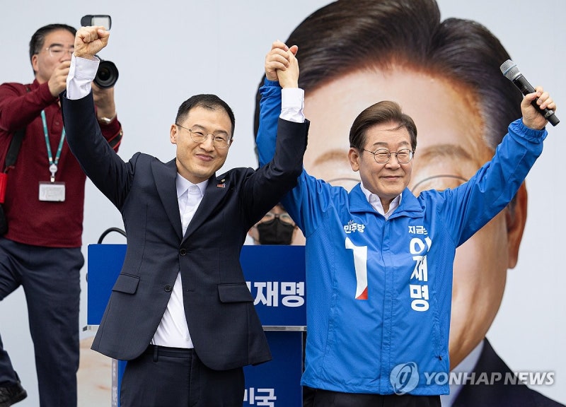 <b>김상욱</b> "<b>이재명</b>, 참된 보수주의자"…李 "민주당서 합리적 보수 실현하길...