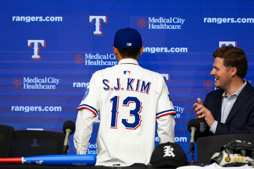 '제2의 <b>오타니</b>' 꿈꾸는 <b>김성준</b> MLB <b>텍사스</b> 입단…"최선 다할 것"(종합)