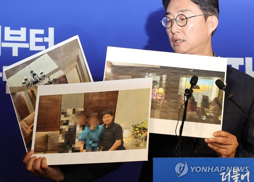 민주당, "지귀연 판사 유흥업소 접대 의혹" 사진 공개
(서울=연합뉴스) 김주형 기자 = 더불어민주당 노종면 선대위 대변인이 19일 서울 여의도 당사에서 "윤석열 전 대통령의 내란 혐의 사건 재판장인 지귀연 서울중앙