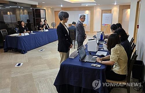 멕시코서 대선 재외투표
(멕시코시티=연합뉴스) 이재림 특파원 = 제21대 대통령선거 재외투표 첫날인 20일(현지시간) 멕시코시티 소재 주멕시코 한국대사관에 투표소가 마련돼 있다. 2025.5.21