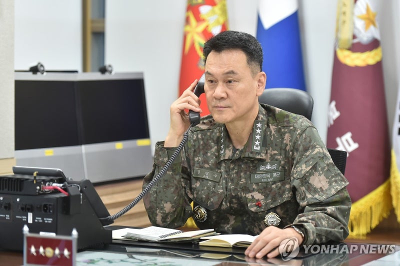 <b>한미 합참의장 공조</b>통화…"한미일 안보협력 더욱 강화"