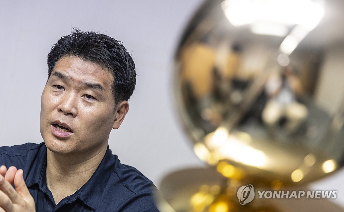 <b>우승</b> 소감 말하는 창원 LG <b>조상현 감독</b>