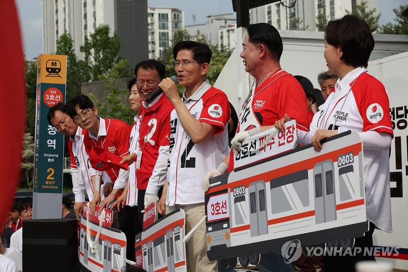 김문수, 경기 돌며 GTX 업적 <b>홍보</b>…"제 방탄조끼는 여러분"(종합2보)