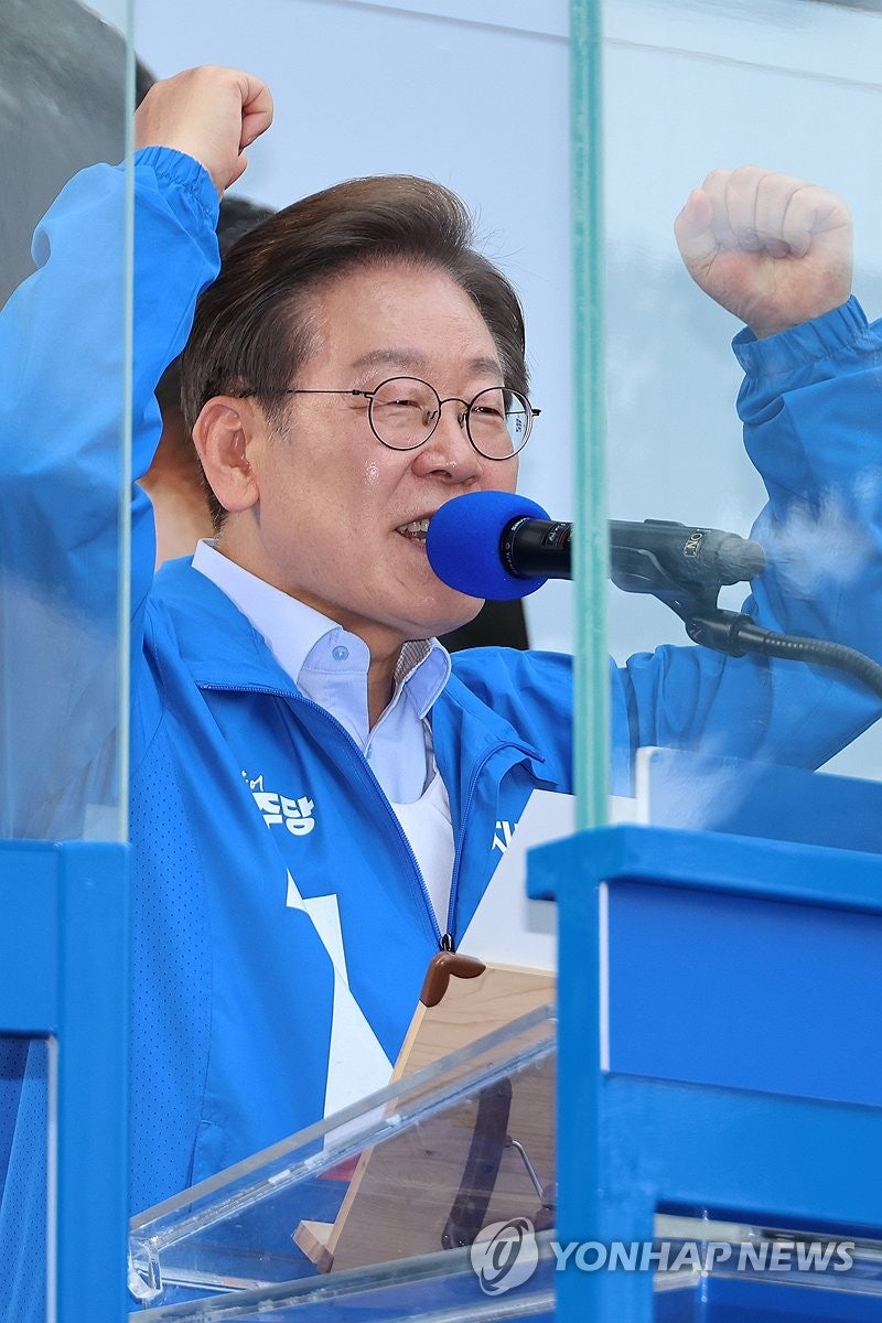 <b>지지 호소</b>하는 <b>이재명 후보</b>