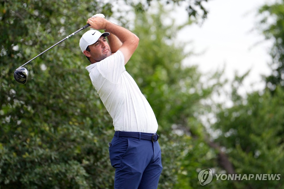 <b>김시우</b>, PGA <b>찰스 슈와브</b> 챌린지 3R 공동 25위…톱10에 두 타 차
