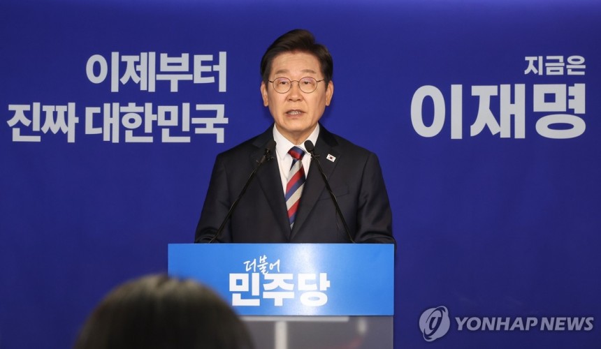 발언하는 이재명 후보
(서울=연합뉴스) 김주형 기자 = 더불어민주당 이재명 대선 후보가 25일 서울 여의도 당사에서 열린 기자회견에서 발언하고 있다. 2025.5.25 kjhpress@yna.co.kr
