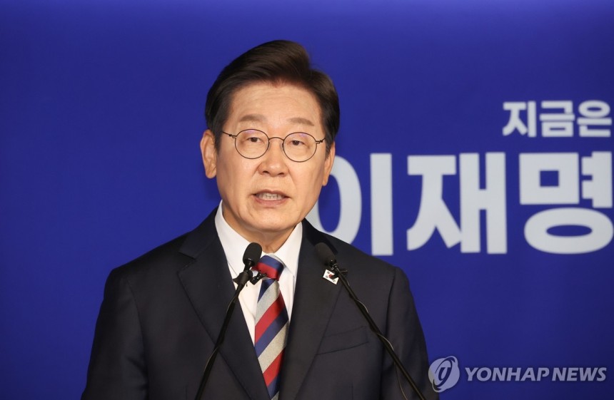 발언하는 이재명 후보
(서울=연합뉴스) 김주형 기자 = 더불어민주당 이재명 대선 후보가 25일 서울 여의도 당사에서 열린 기자회견에서 발언하고 있다. 2025.5.25 kjhpress@yna.co.kr