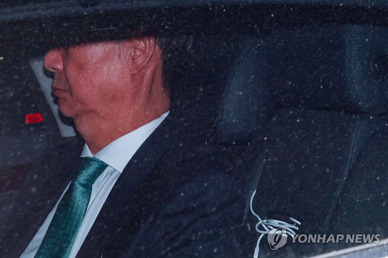 <b>한덕수</b>·<b>이상민</b> 10시간여 <b>경찰 조사</b> 마치고 귀가…최상목은 계속