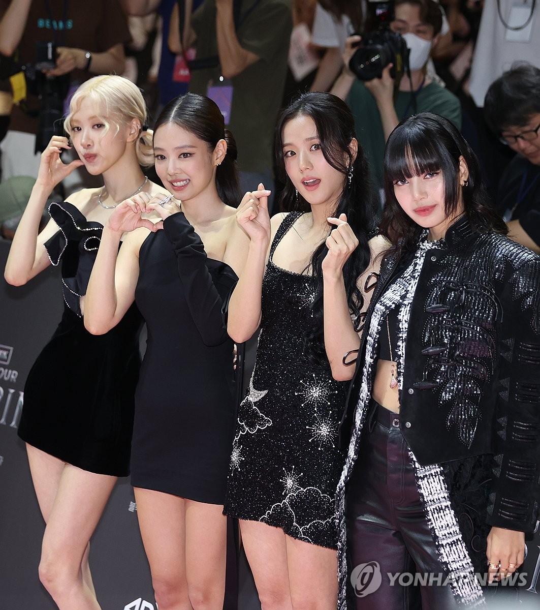 <b>블랙핑크</b>, '데드라인' <b>투어 추가</b>…16개 도시 31회 <b>공연</b>