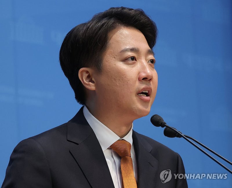 이준석 "<b>김문수</b>와 <b>단일화</b> 만남 없다…<b>이재명</b>, 오늘도 국민우롱"