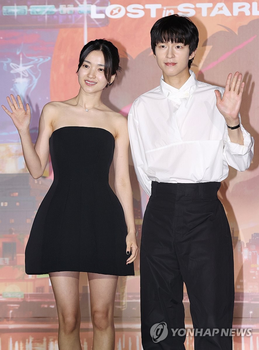 목소리로 <b>커플 연기</b>한 <b>김태리</b>-<b>홍경</b>