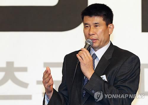 대한민국스포츠국가대표선수회 회장으로 선출될 당시의 장윤창 경기대 교수
[연합뉴스 자료 사진]