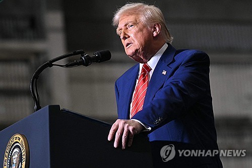 US스틸 공장에서 연설하는 트럼프
[펜실베이니아 AFP=연합뉴스. 재판매 및 DB 금지]