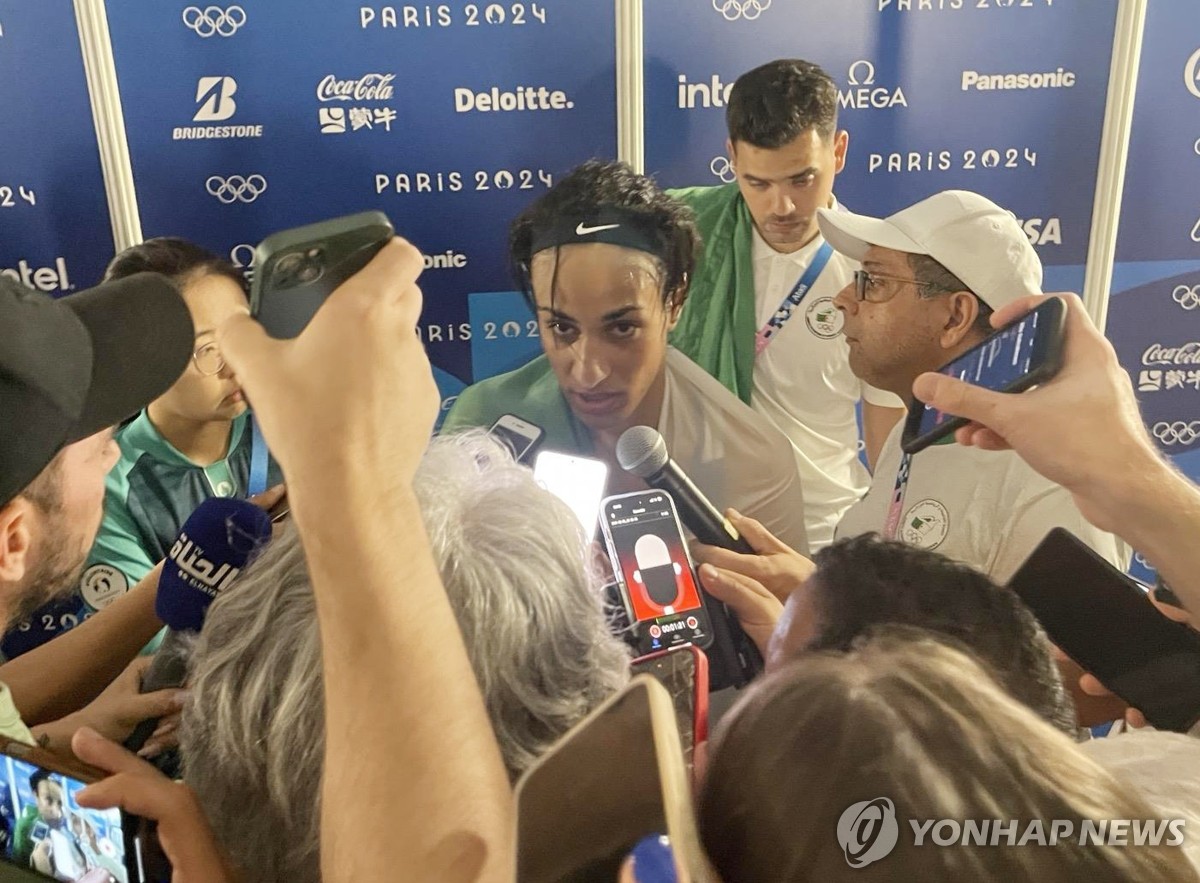 새 <b>복싱</b> 국제기구 '<b>성별 논란</b>' 칼리프에 유전자 검사 요구