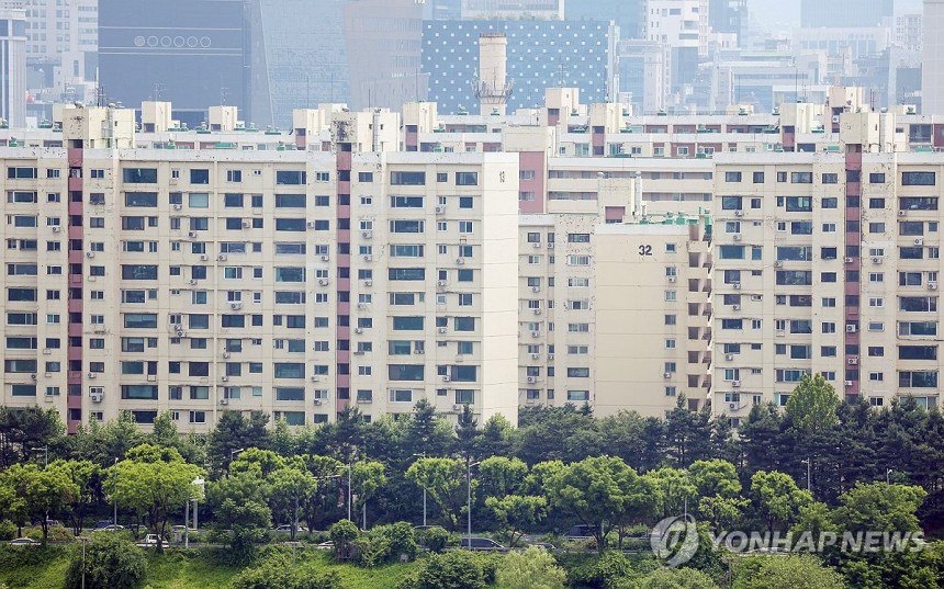 강남 아파트 
(서울=연합뉴스) 김성민 기자 = 사진은 26일 서울 성동구 달맞이공원에서 바라본 강남구 아파트의 모습. 2025.5.26 ksm7976@yna.co.kr