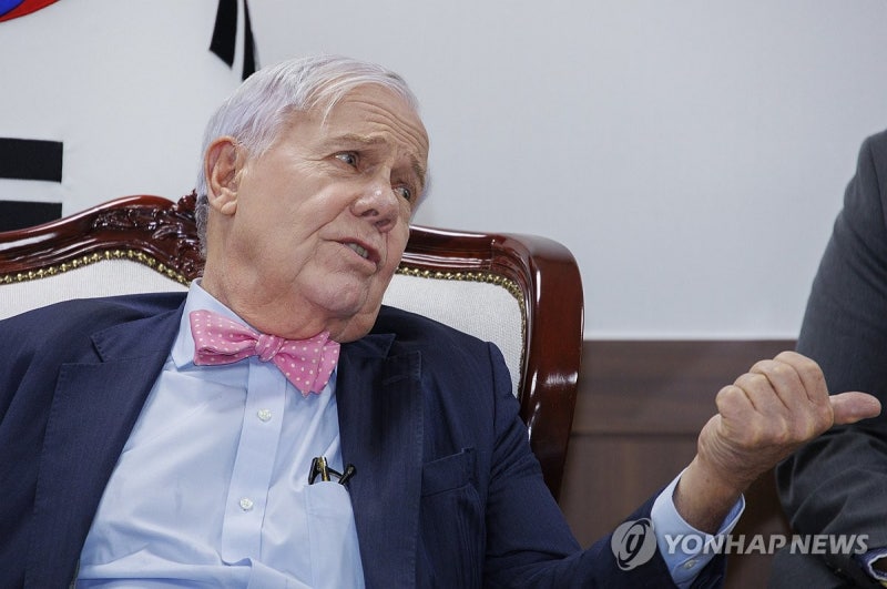 '<b>짐 로저스</b> 李지지' 공방…민주 "소통했다" 국힘 "대국민 사기"