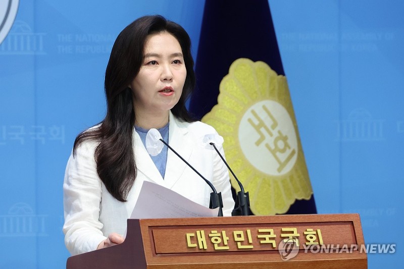 [프로필] <b>강유정 대통령실 대변인</b>…신춘문예 출신 비례의원